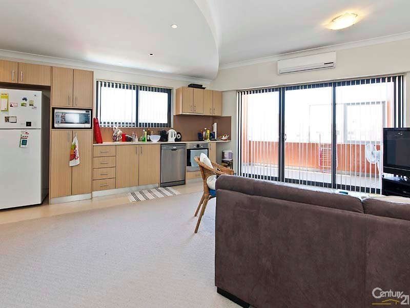 64/6 Walsh Loop, Joondalup WA 6027