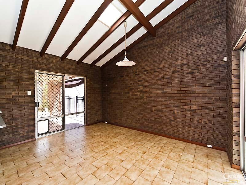 36 Cimbrook Way, Duncraig WA 6023