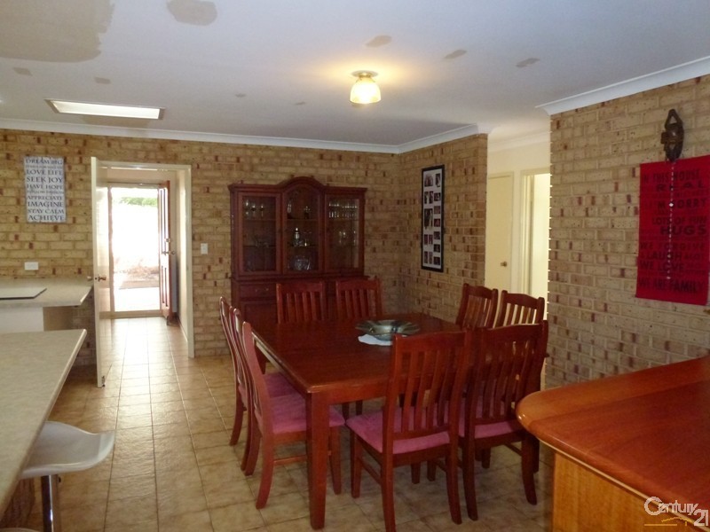 6 Cumberland Way, Beldon WA 6027