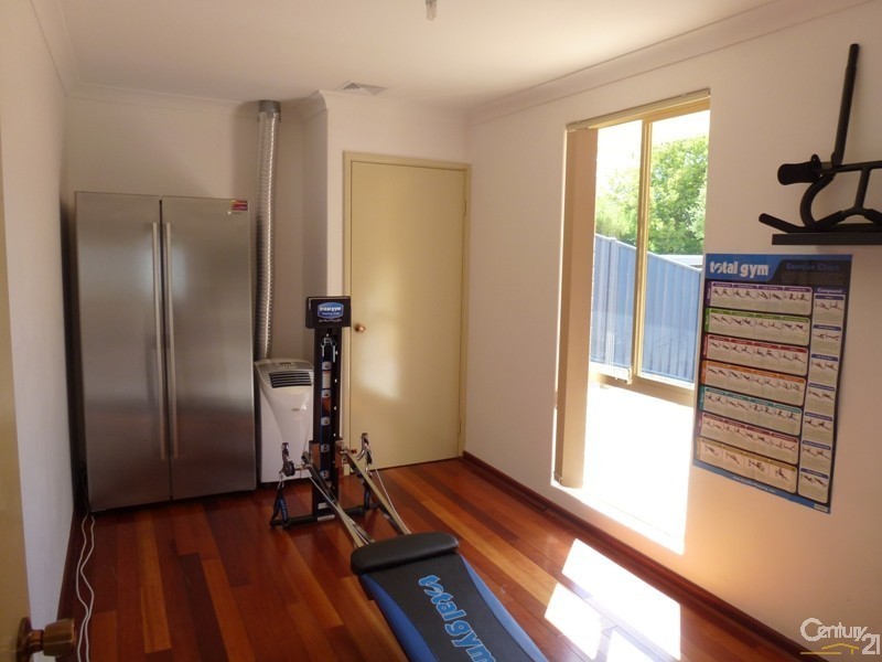 6 Cumberland Way, Beldon WA 6027