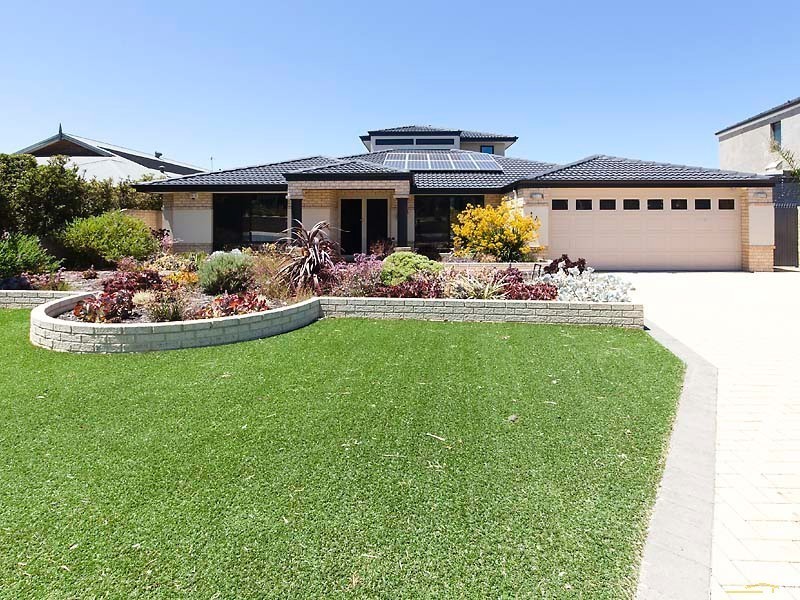14 Rochester Drive, Mindarie WA 6030