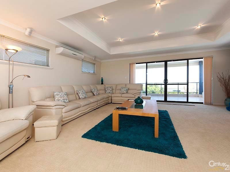 14 Rochester Drive, Mindarie WA 6030