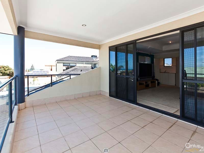 14 Rochester Drive, Mindarie WA 6030