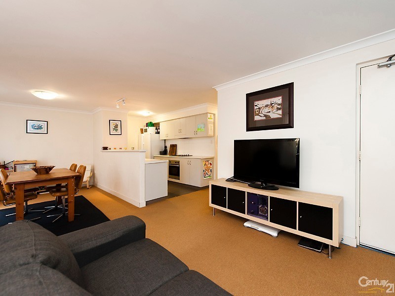 4/174 Lakeside Drive, Joondalup WA 6027