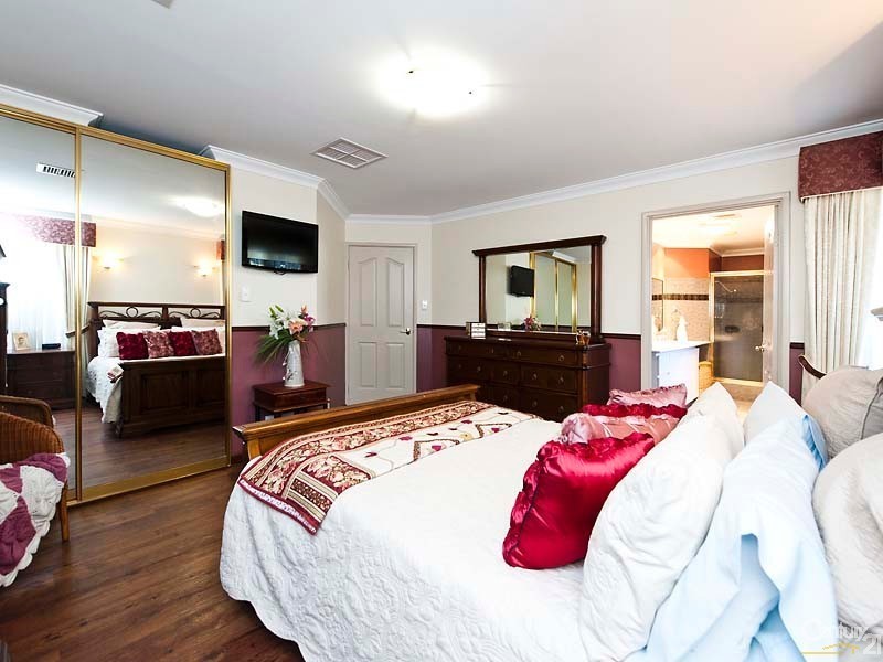 8 Baroola Place, Ocean Reef WA 6027