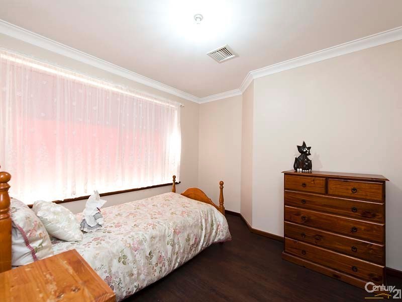 8 Baroola Place, Ocean Reef WA 6027