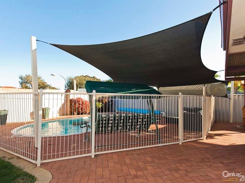 8 Baroola Place, Ocean Reef WA 6027