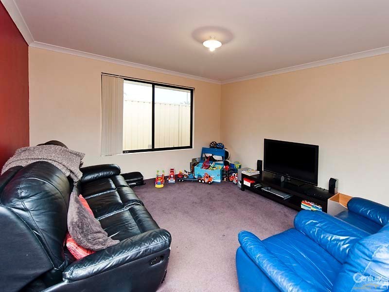 67  Hardcastle Ave, Landsdale WA 6065