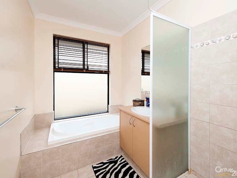 67  Hardcastle Ave, Landsdale WA 6065