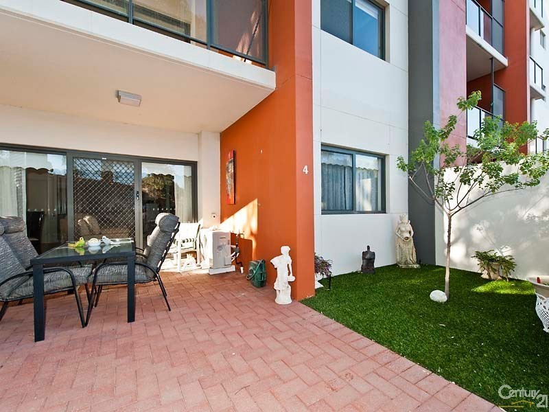 4/2 Molloy Promenade, Joondalup WA 6027
