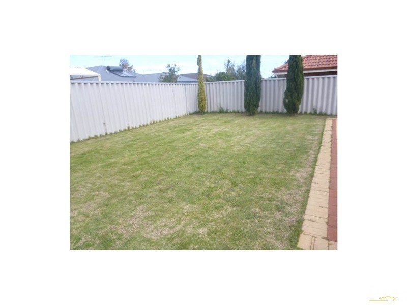 40 Clarafield Meander, Tapping WA 6065