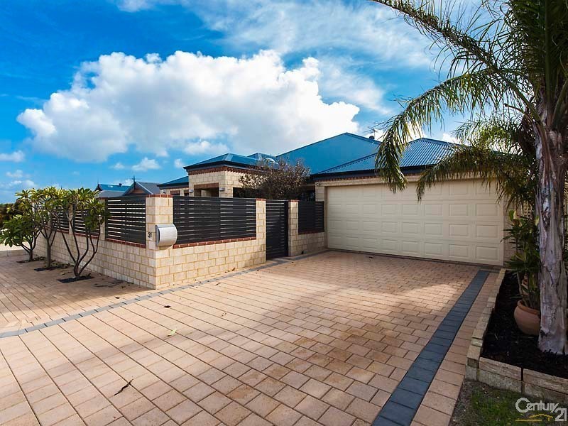 31 Tableland Way, Carramar WA 6031
