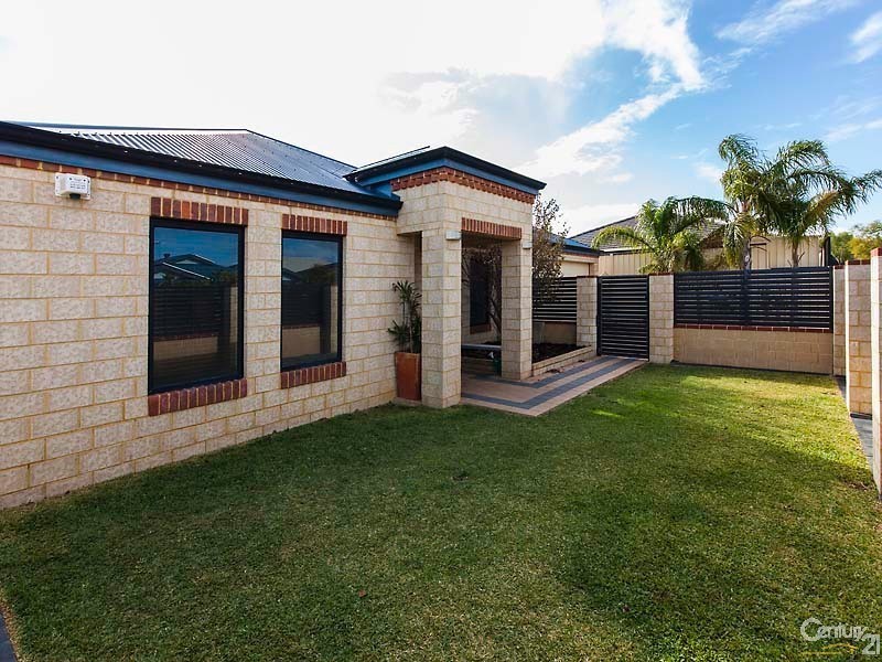 31 Tableland Way, Carramar WA 6031