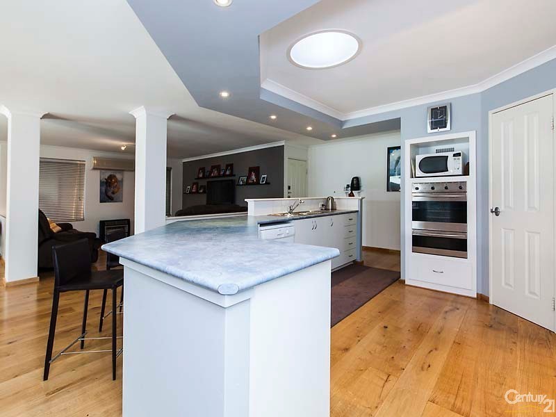 31 Tableland Way, Carramar WA 6031