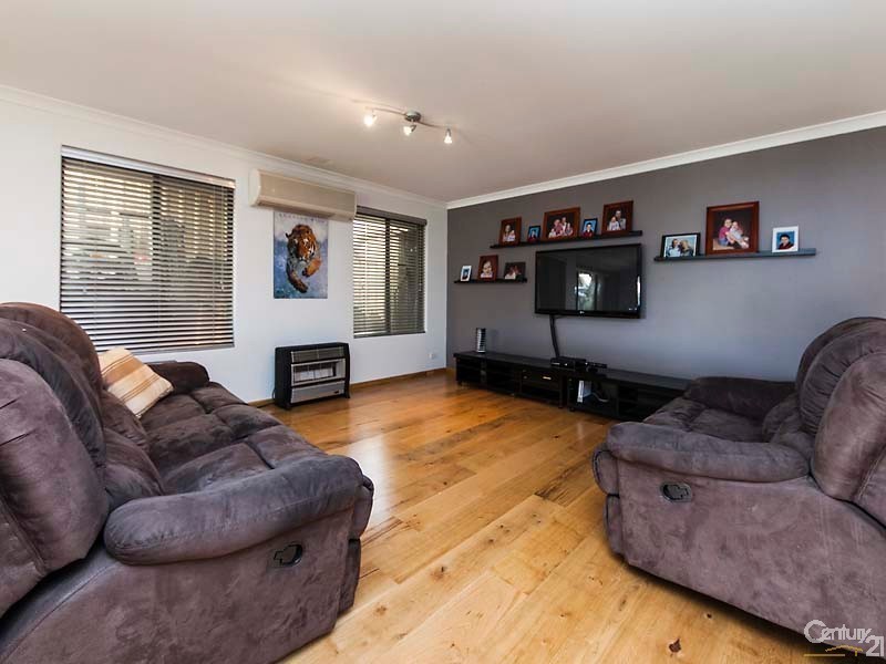 31 Tableland Way, Carramar WA 6031