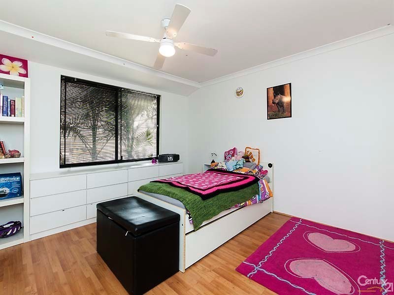 31 Tableland Way, Carramar WA 6031