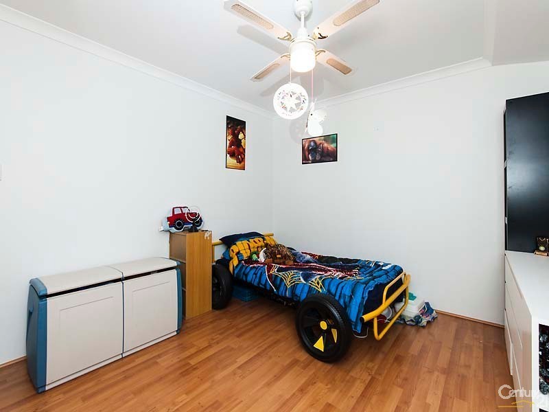 31 Tableland Way, Carramar WA 6031
