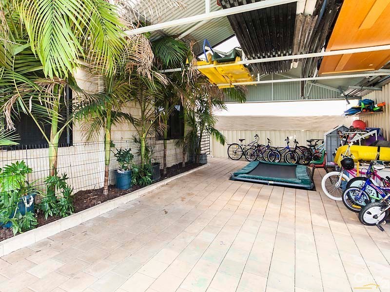 31 Tableland Way, Carramar WA 6031