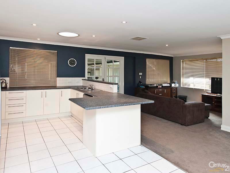 1 Margery Close, Beldon WA 6027