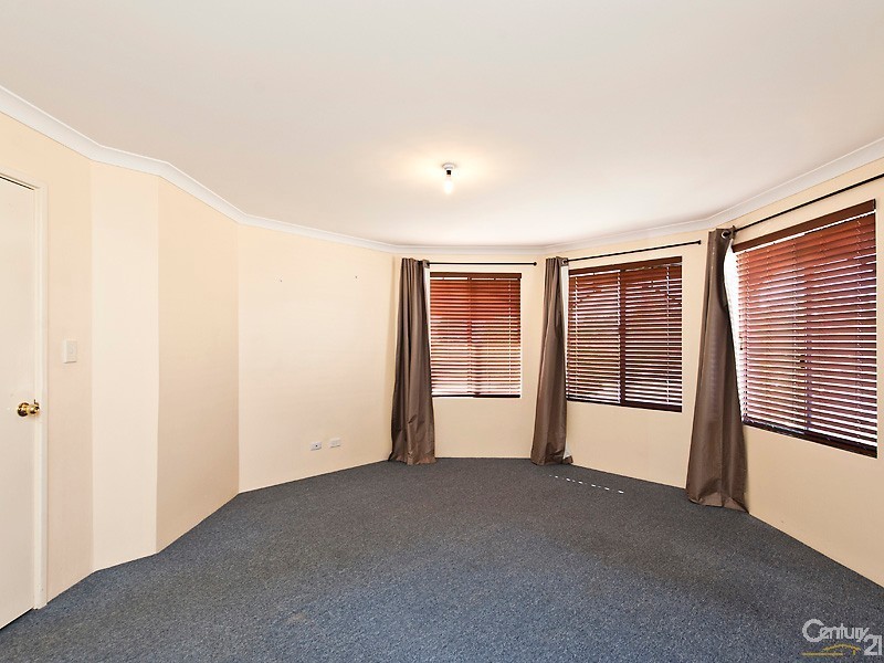 4 Beefwood street, Banksia Grove WA 6031