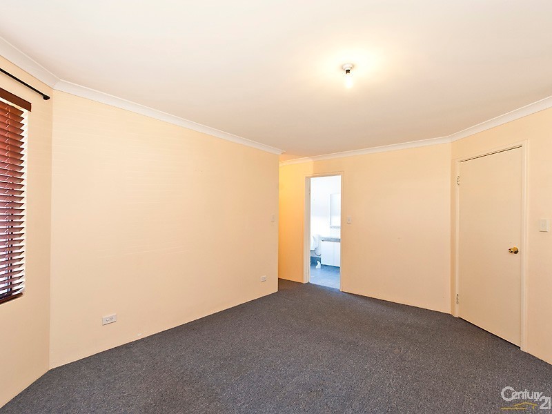 4 Beefwood street, Banksia Grove WA 6031