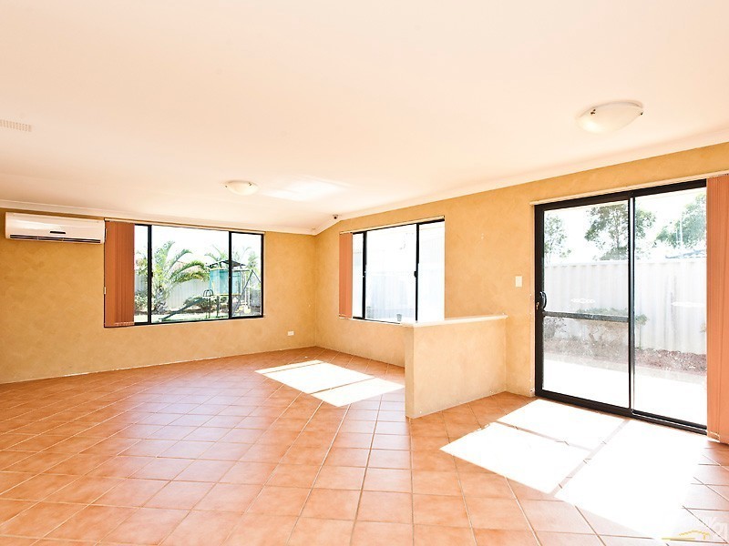 4 Beefwood street, Banksia Grove WA 6031