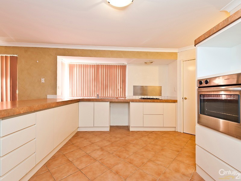 4 Beefwood street, Banksia Grove WA 6031