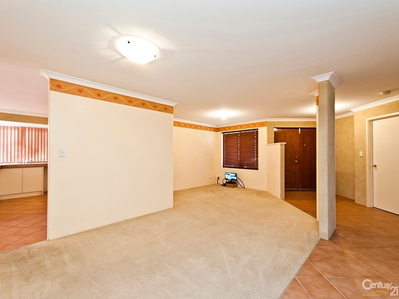 4 Beefwood street, Banksia Grove WA 6031