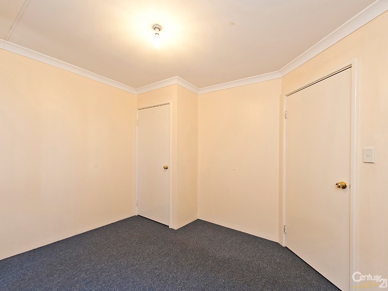 4 Beefwood street, Banksia Grove WA 6031