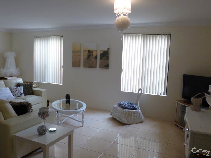 8 Bantry Bend, Mindarie WA 6030