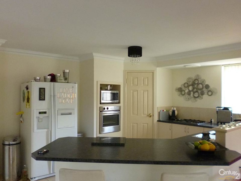 8 Bantry Bend, Mindarie WA 6030