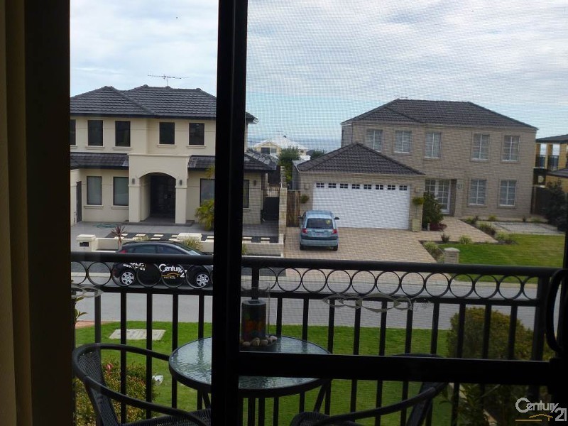 8 Bantry Bend, Mindarie WA 6030