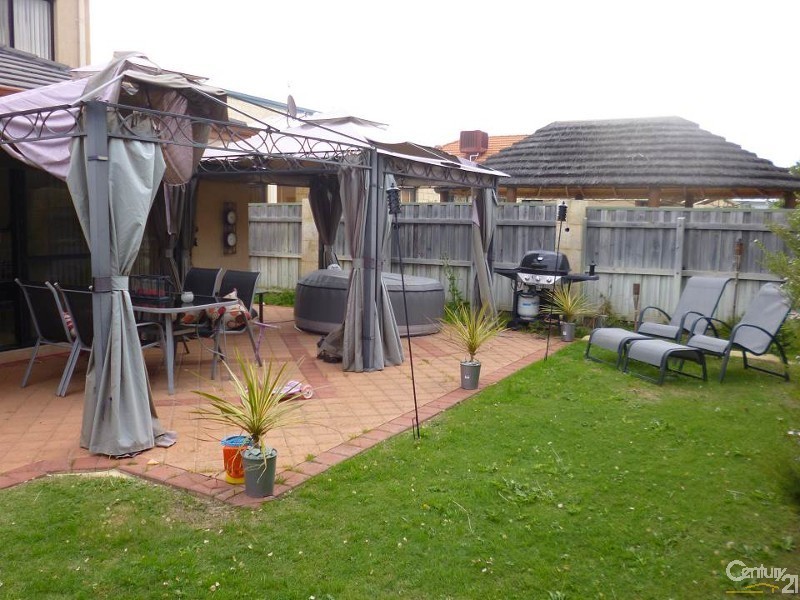 8 Bantry Bend, Mindarie WA 6030