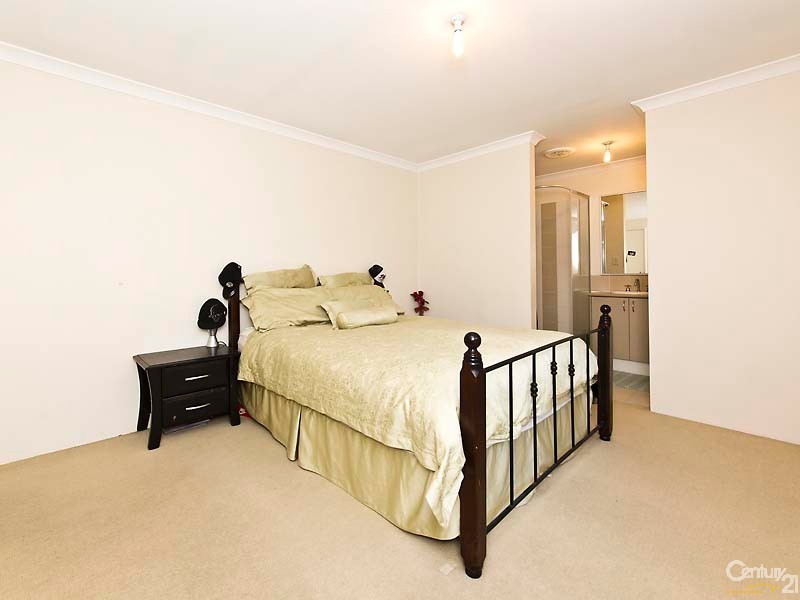 15 Bentham Turn, Banksia Grove WA 6031