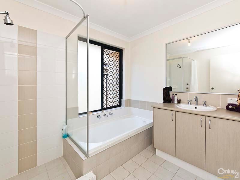 15 Bentham Turn, Banksia Grove WA 6031