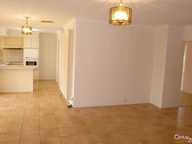 8 Village Walk, Ocean Reef WA 6027