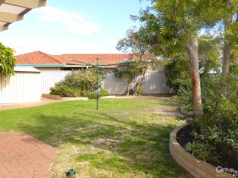 8 Village Walk, Ocean Reef WA 6027