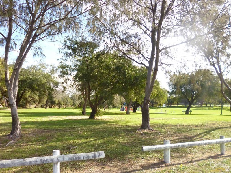 8 Village Walk, Ocean Reef WA 6027