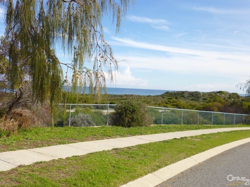 8 Village Walk, Ocean Reef WA 6027