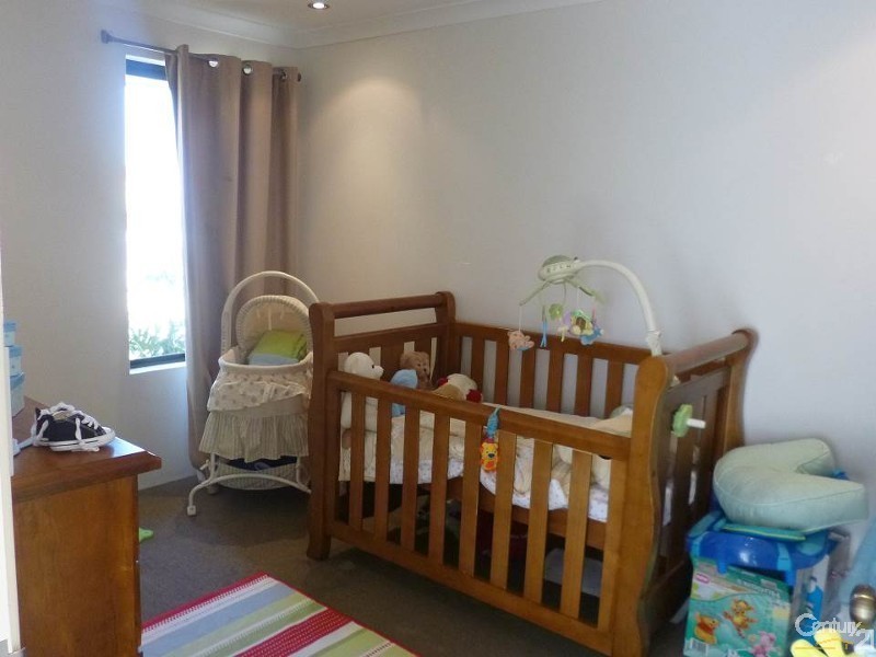 2 Smeaton lane, Carramar WA 6031