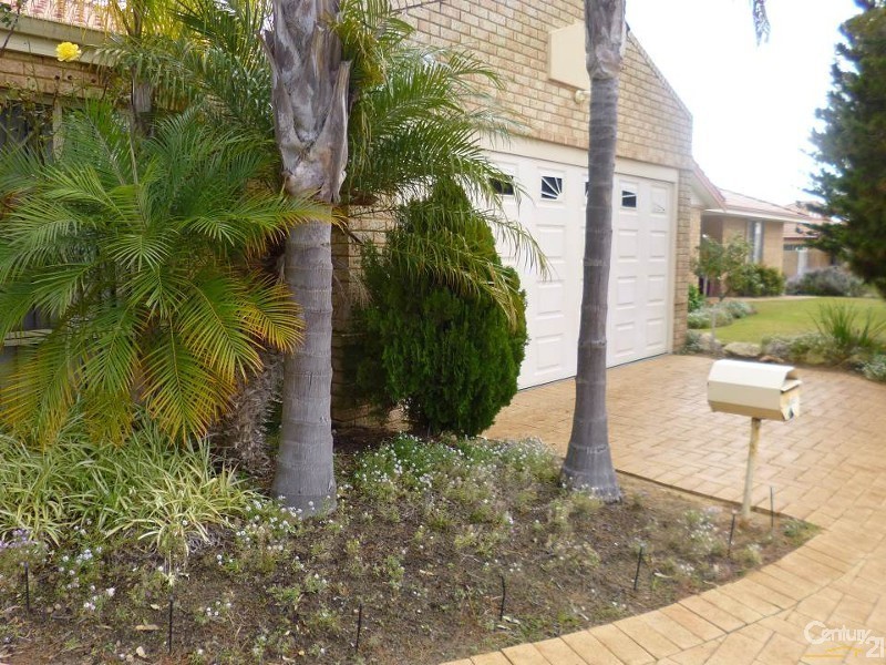 4 Galway Court, Mindarie WA 6030