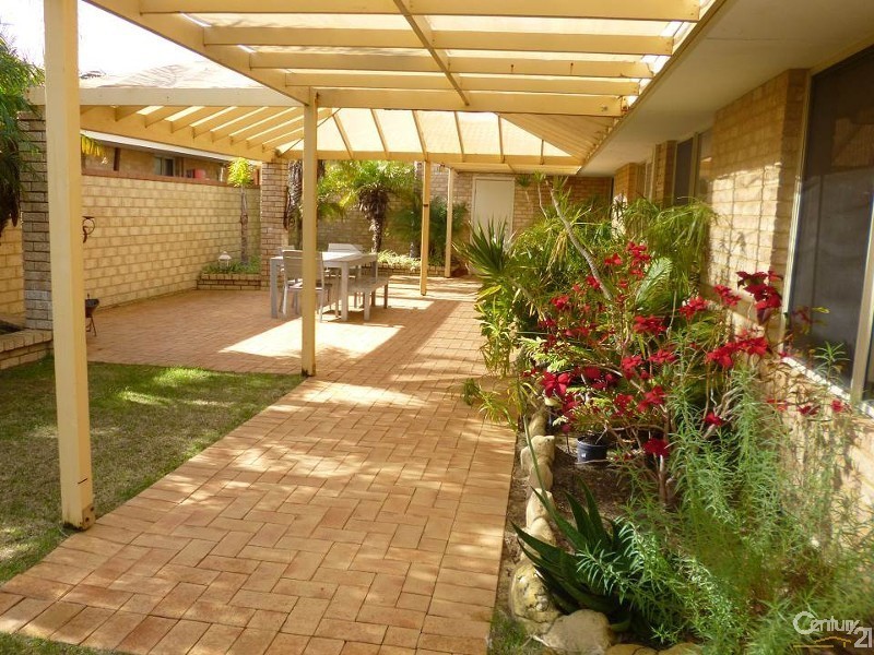 4 Galway Court, Mindarie WA 6030