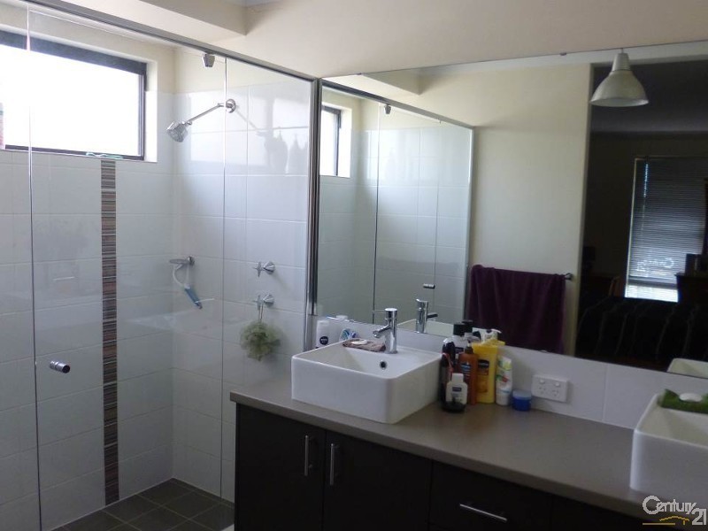 42 Shipmaster Avenue, Alkimos WA 6038