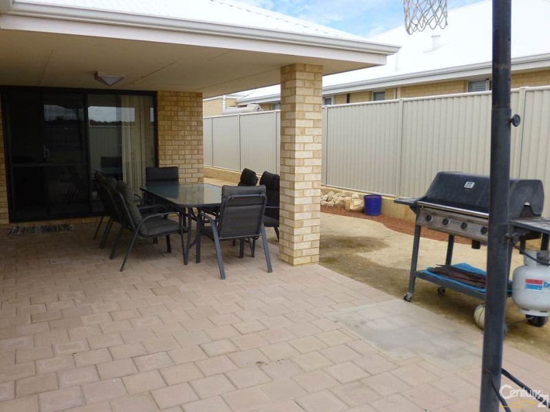 42 Shipmaster Avenue, Alkimos WA 6038