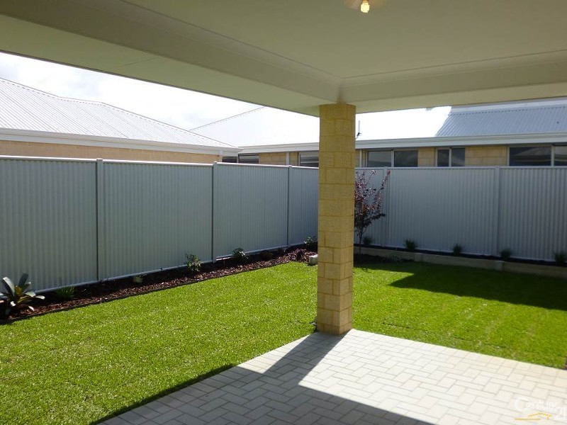 2 Crowned Way, Alkimos WA 6038