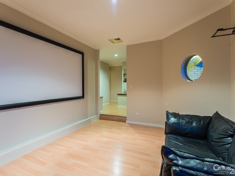 14 Halcyon Place, Ocean Reef WA 6027