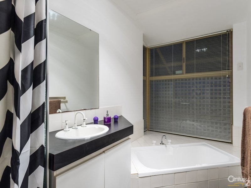 14 Halcyon Place, Ocean Reef WA 6027