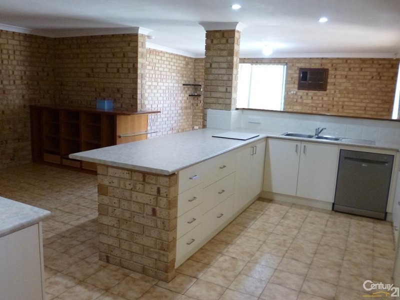 6 Cumberland Way, Beldon WA 6027