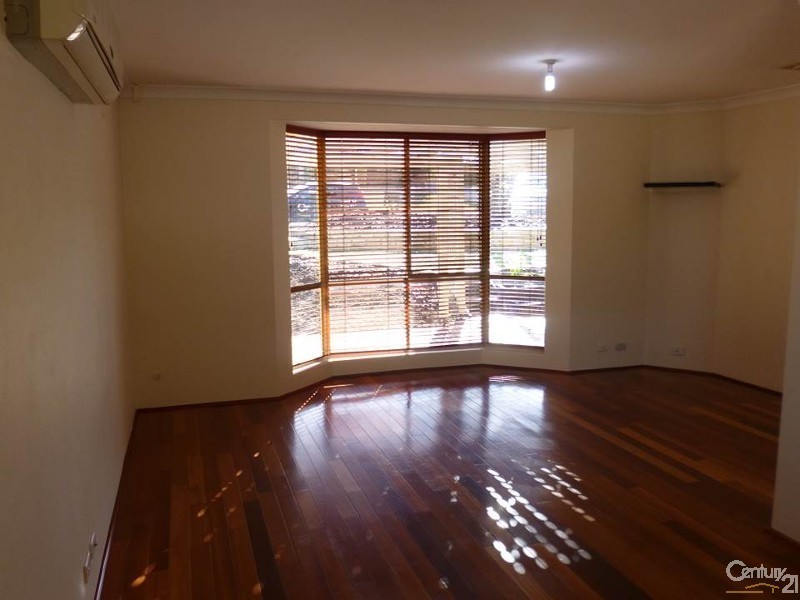 6 Cumberland Way, Beldon WA 6027