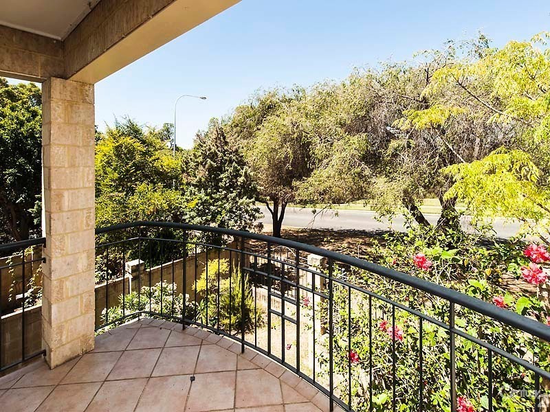 3/5 Spyglass Grove, Connolly WA 6027